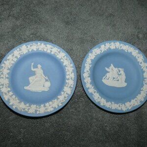 THREE Wedgwood 4 inch decorative plates